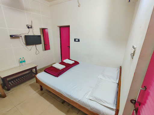 Shriji Hotel
