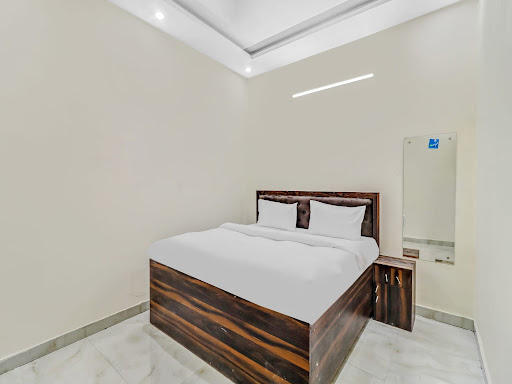 hotel crown plazaa