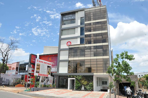 Hotel Ruby Palace