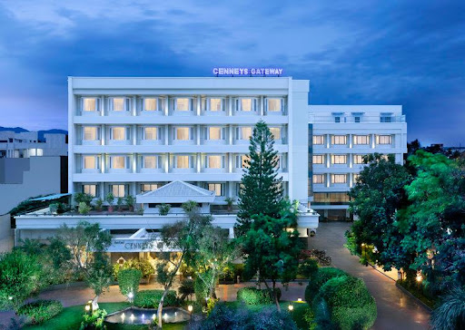 Hotel Cenneys Gateway - Premium 4 Star Hotel