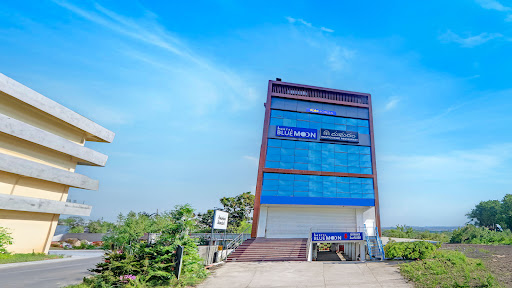 HOTEL BLUE MOON