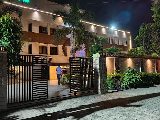 Hotel West Inn