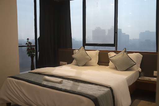 4 Seasons Hotel